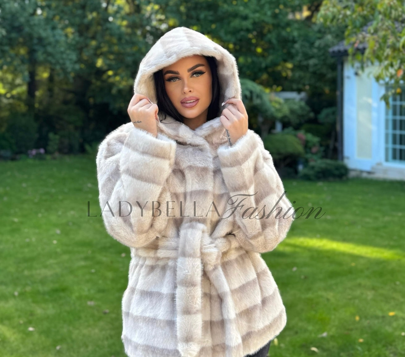 Umelý kožuch s kapucňou WHITE